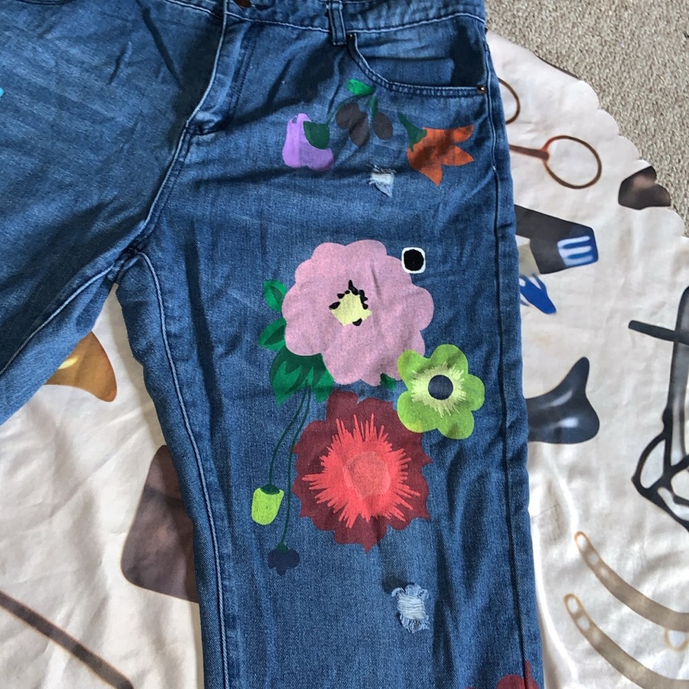 Misslook wildflowers jeans painted on both legs boyfriend cut wide leg 14/16 - Picture 2 of 10